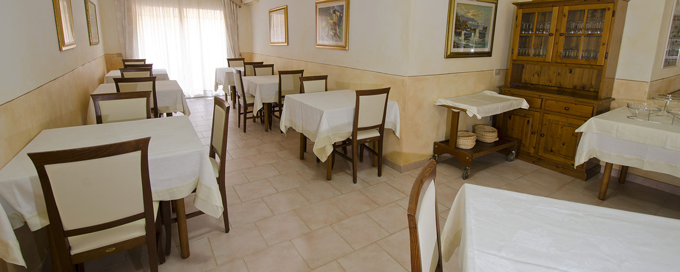 dining room hotel Isola Rossa
