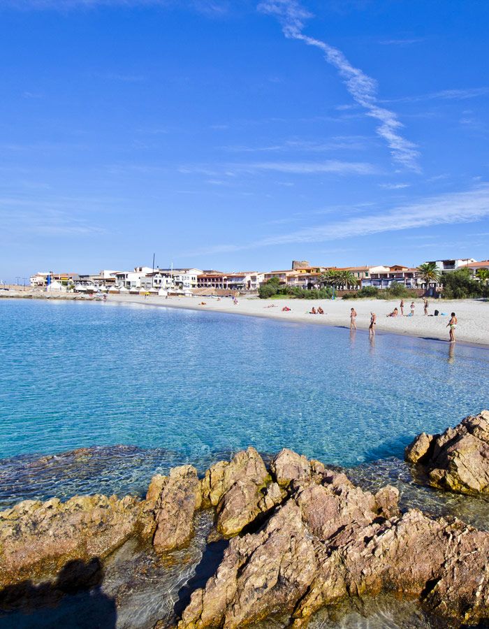 Foto panoramica della Spiaggia Longa vicino all'agenzia Isola Rossa
