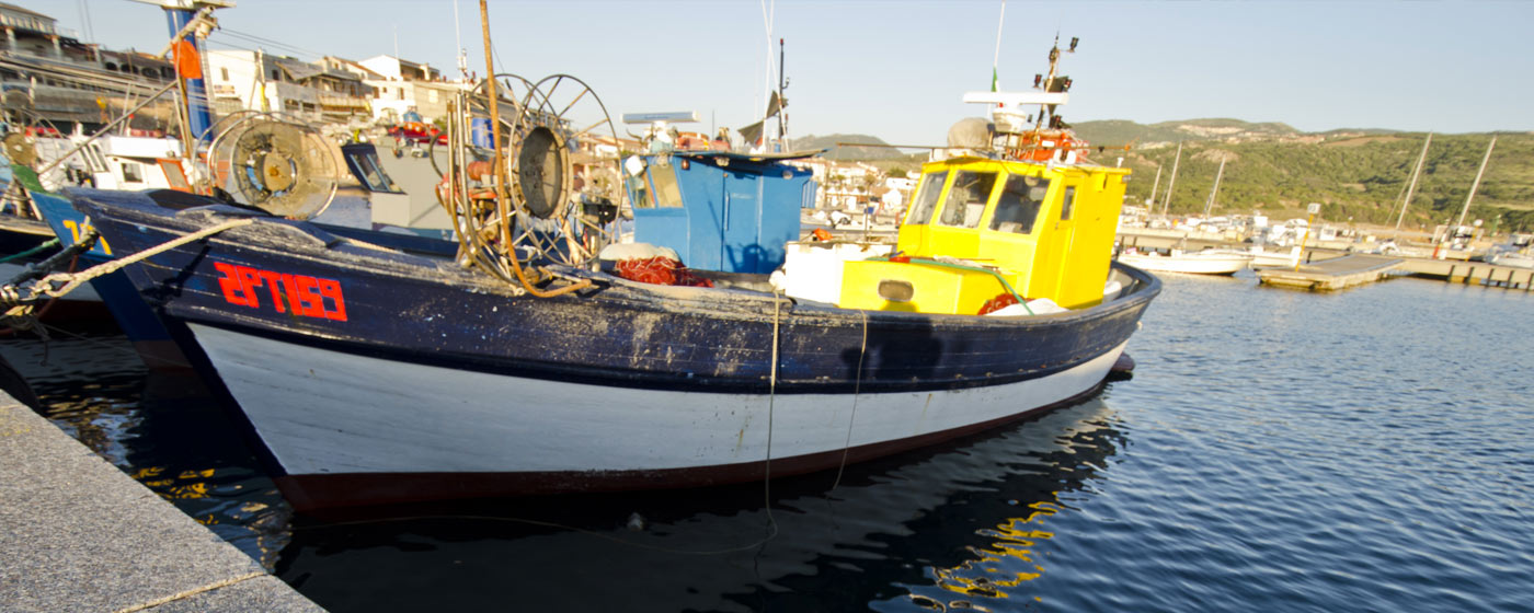 a small fishing boat