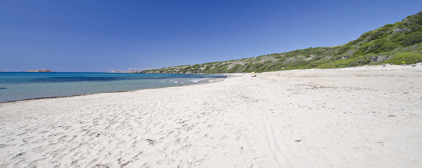 weißer Pudersandstrand auf der Isola Rossa, Nordsardinien